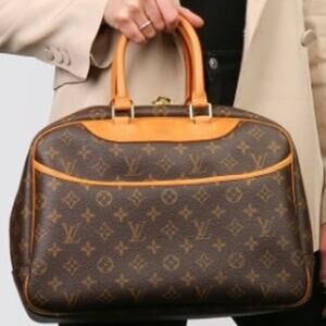 💎✨AUTHENTIC✨💎Louis Vuitton Monogram Deauville Hand Bag Brown